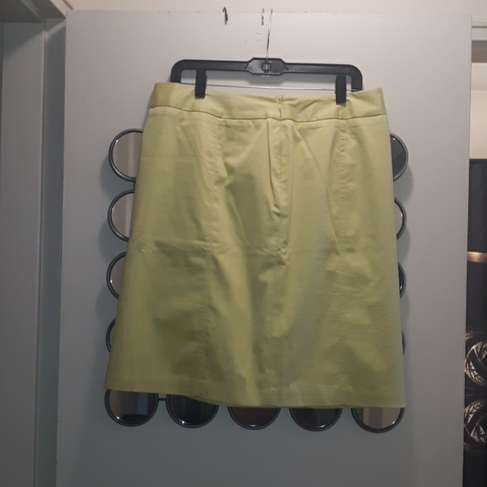 🌺WORTHINGTON Skirt - Picture 2 of 3